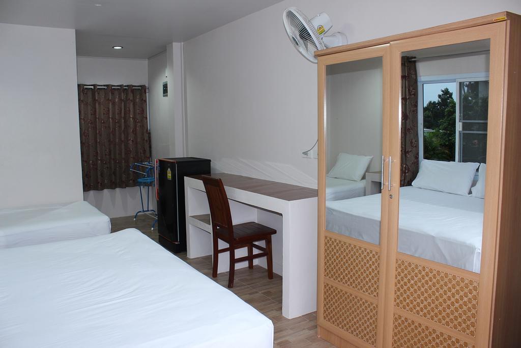 Sairee Center Guest House Ко Тао Стая снимка